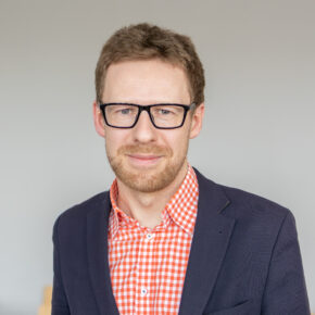 dr&nbsp;Piotr Dąbrowski